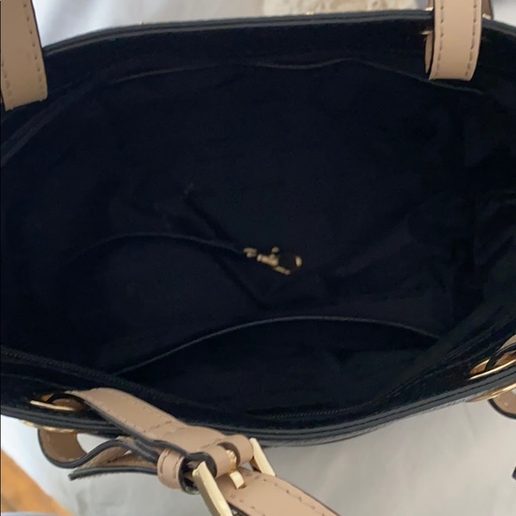 Michael Kors Medium Tote Bag - Picture 3 of 4